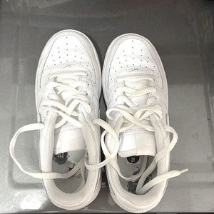 White Nike Air Force 1